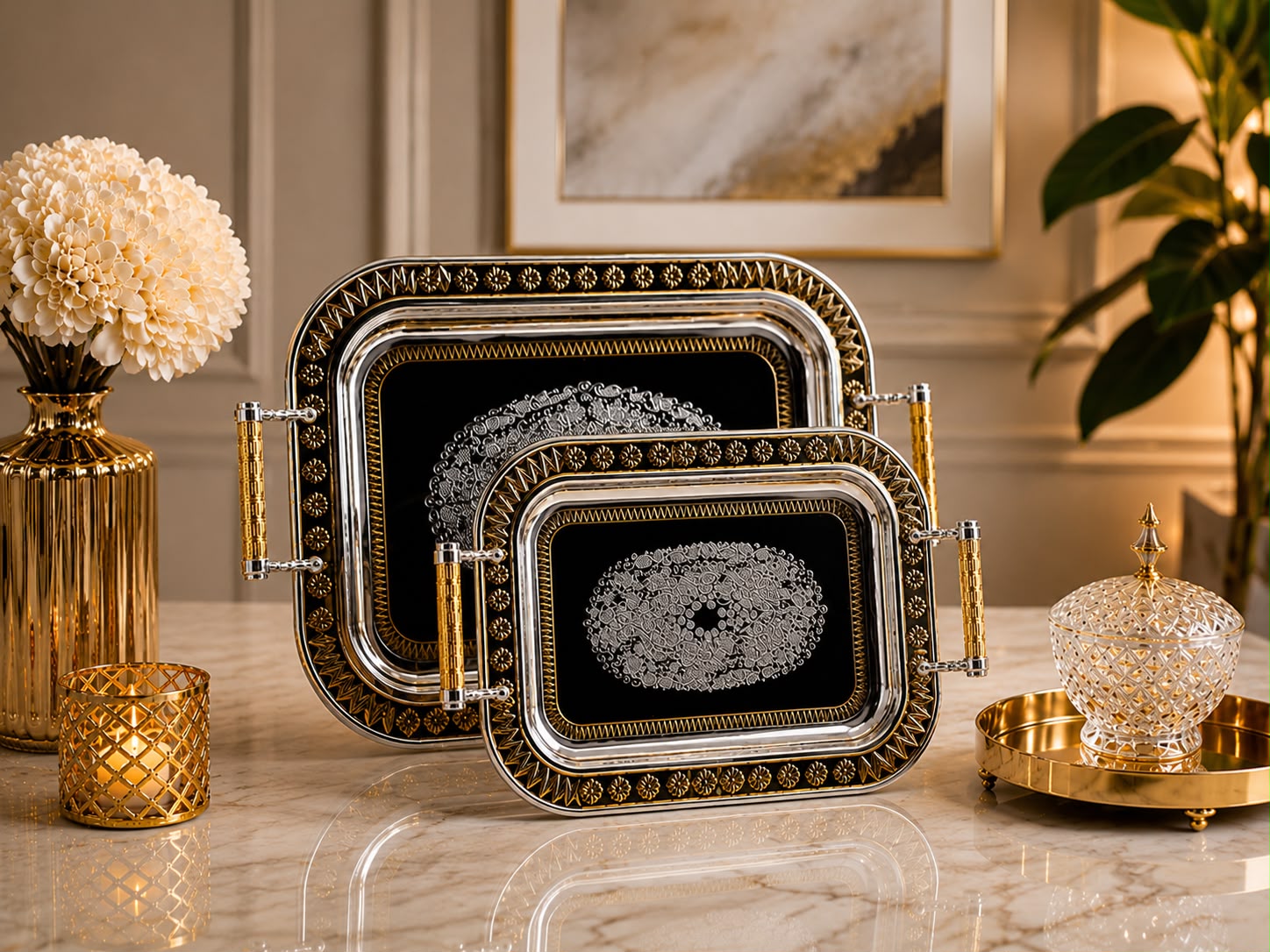 Ensemble de Plateaux de Luxe : Élégance Royale en Argent et Or